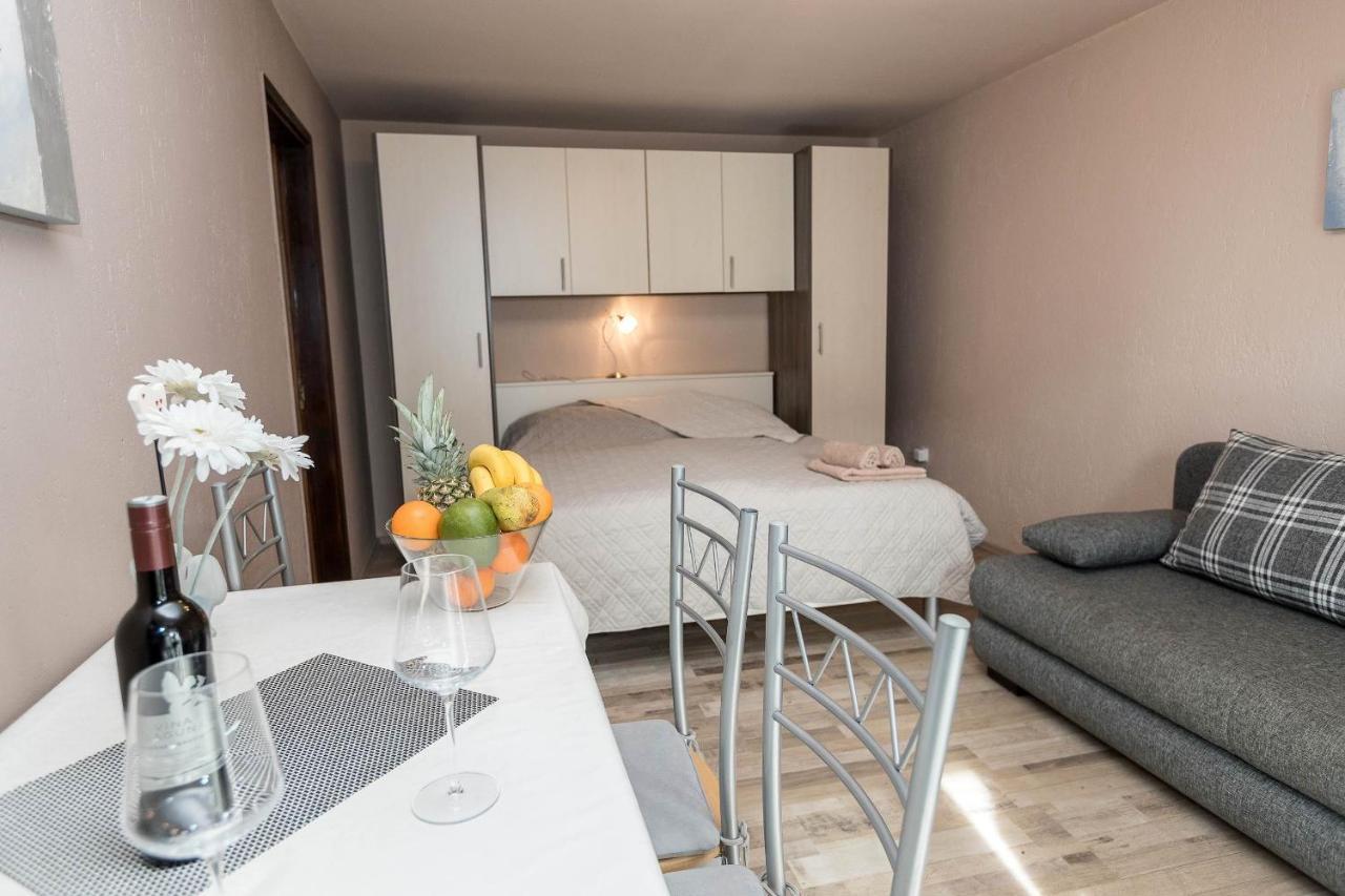 Apartments Karmen 1 Crikvenica Extérieur photo